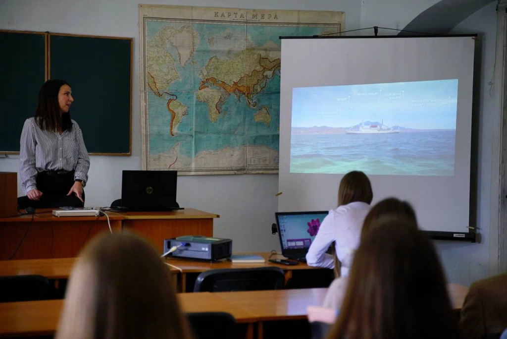 Учёные ФИЦ ИнБЮМ встретились со студентами севастопольского филиала МГУ