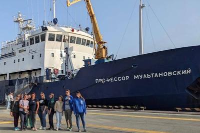 Учёные ФИЦ ИнБЮМ завершили исследовательскую работу в дальневосточных морях России