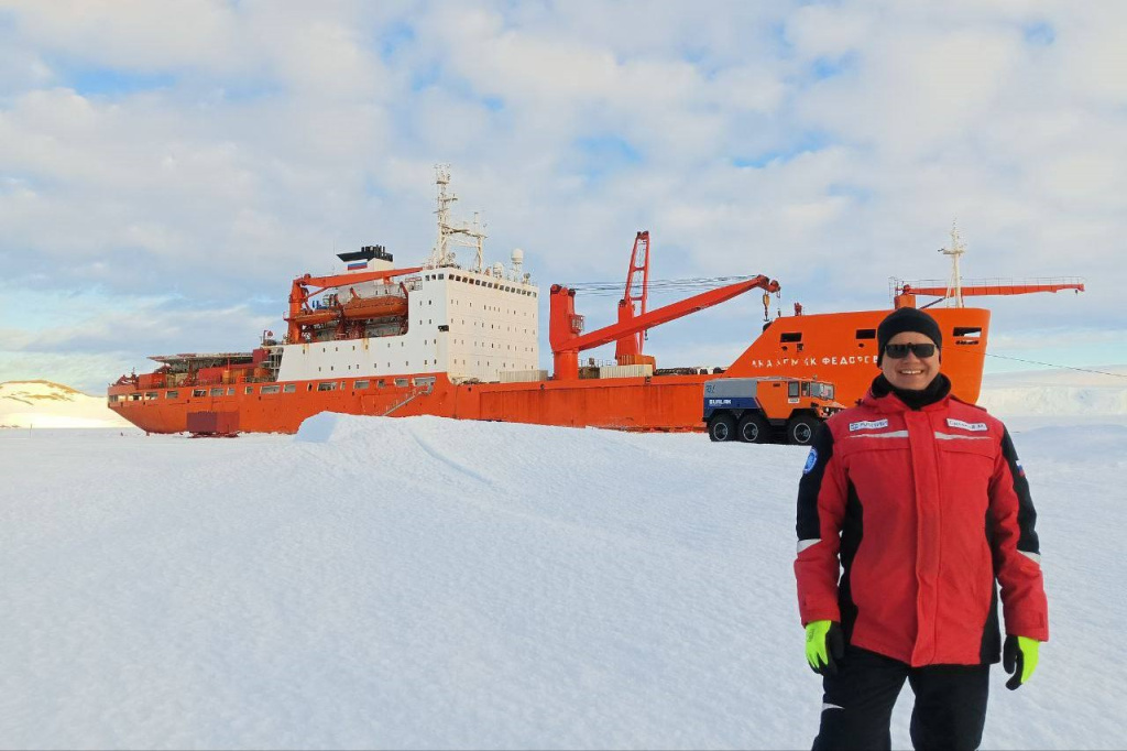 Новый год в Антарктике: Михаил Силаков встречает праздник в составе РАЭ