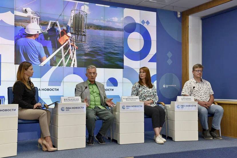 Сотрудники ФИЦ ИнБЮМ провели пресс-конференцию в РИА Новости Крым