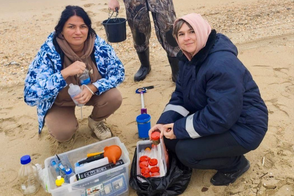 В годовщину аварии в Керченском проливе хемоэкологи ФИЦ ИнБЮМ провели экспедицию от Керчи до Анапы