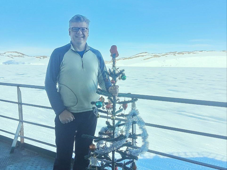 20-Новый год в Антарктике: Михаил Силаков встречает праздник в составе РАЭ