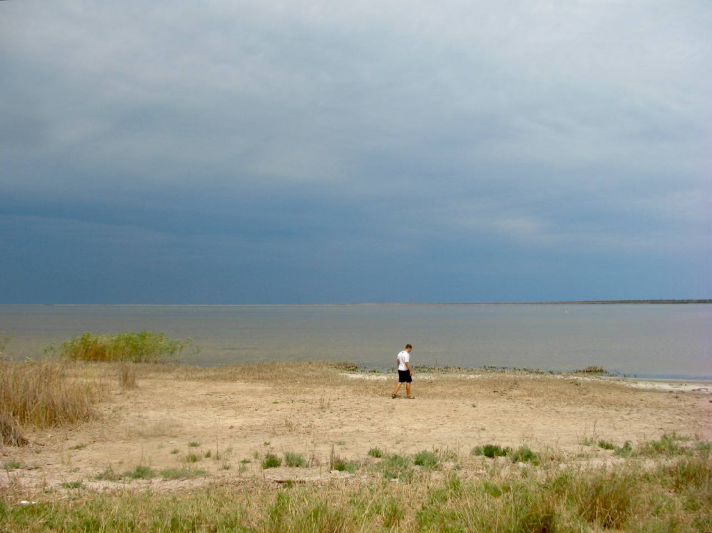 1.Учёные ИнБЮМ во время экспедиции зафиксировали усыхание гиперсолёных озёр Крыма