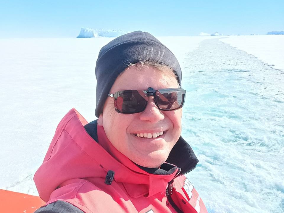 19-Новый год в Антарктике: Михаил Силаков встречает праздник в составе РАЭ