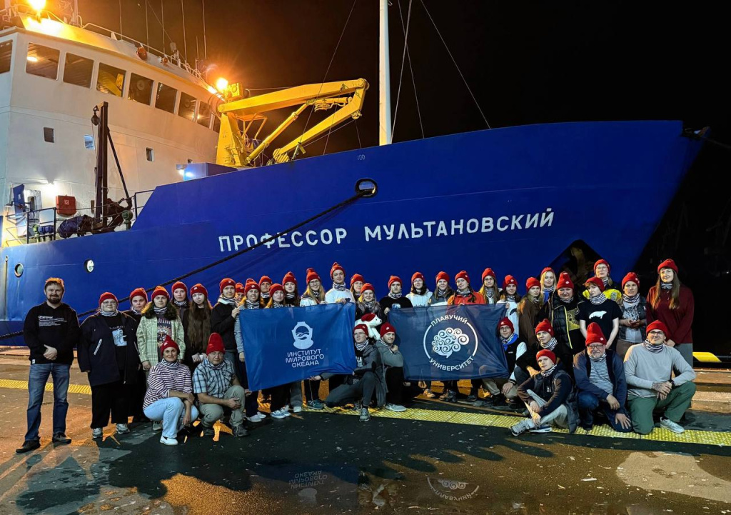 6.5 учёных ФИЦ ИнБЮМ отправились в экспедицию Тихоокеанского Плавучего университета