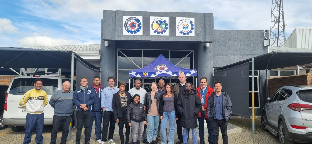 4. Посещение участниками проекта центра управления стихийных бедствий Западного побережья 4. Посещение участниками проекта центра управления стихийных бедствий Западного побережья