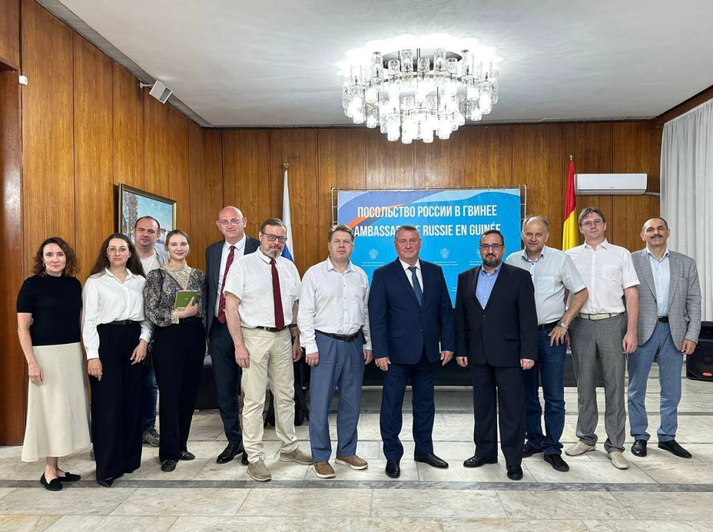 1.Директор ФИЦ ИнБЮМ Роман Горбунов принял участие в Российской научной миссии в Африке 