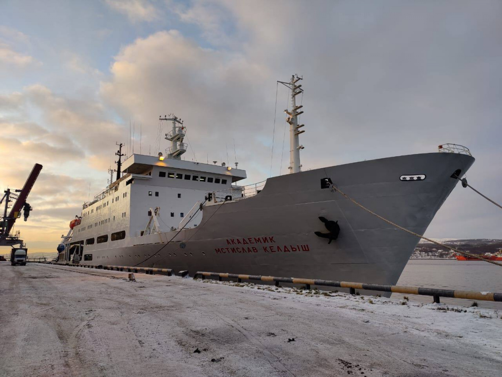 2.Отряд ФИЦ ИнБЮМ отправился в экспедицию в европейскую Арктику